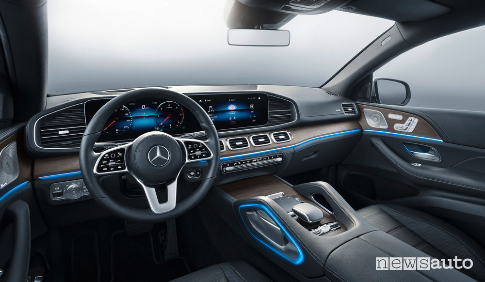 Mercedes-Benz GLE Coupé 2019 plancia strumenti