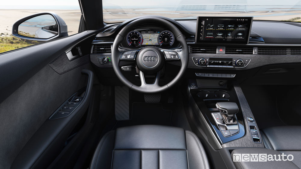Volante Audi A5 Cabriolet abitacolo cambio automatico