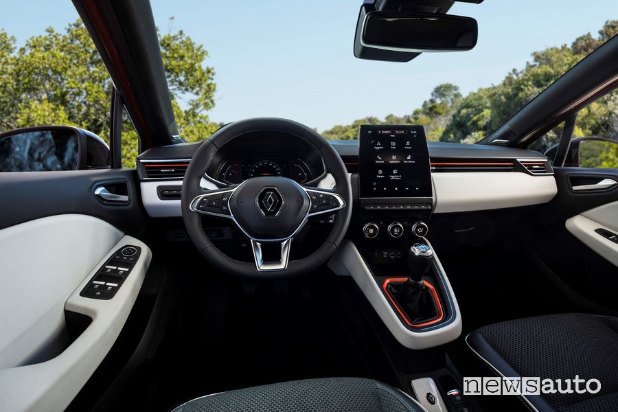 Nuovo abitacolo con schermo touch screen verticale Renault Clio 2020