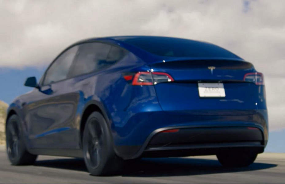 Il Suv Model Y a 7 posti vista posteriore