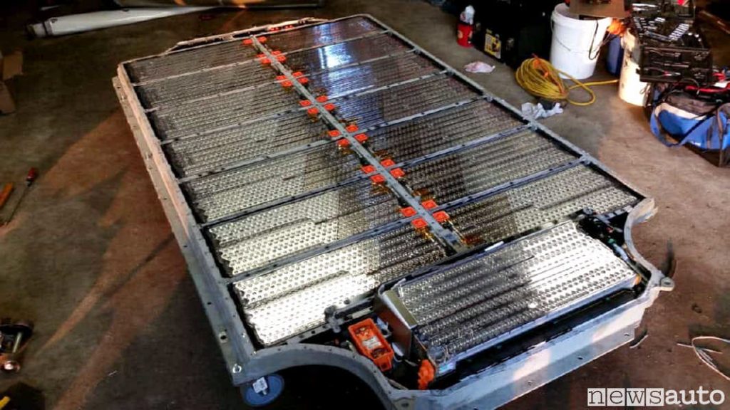 batteria di un'auto elettrica Tesla