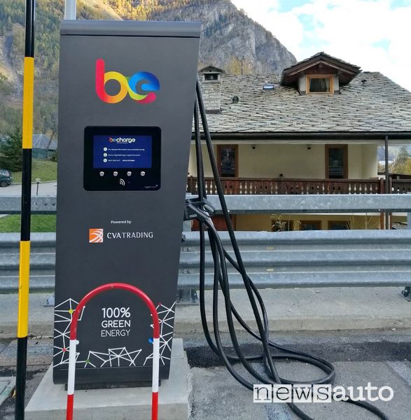 Stazione di ricarica rapida Be-Charge Fast (fino a 150 kW) sul Monte Bianco