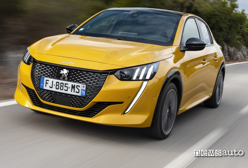 Peugeot 208 GT Line prova su strada