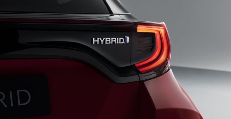 Faro posteriore badge Hybrid Toyota Yaris 2020