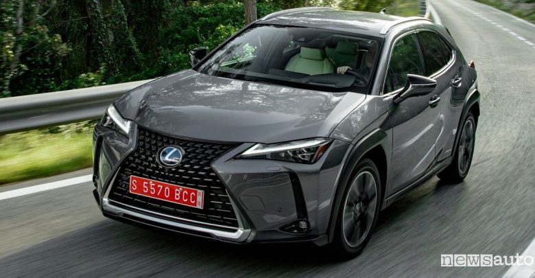 Lexus UX 250h gamma e prezzi