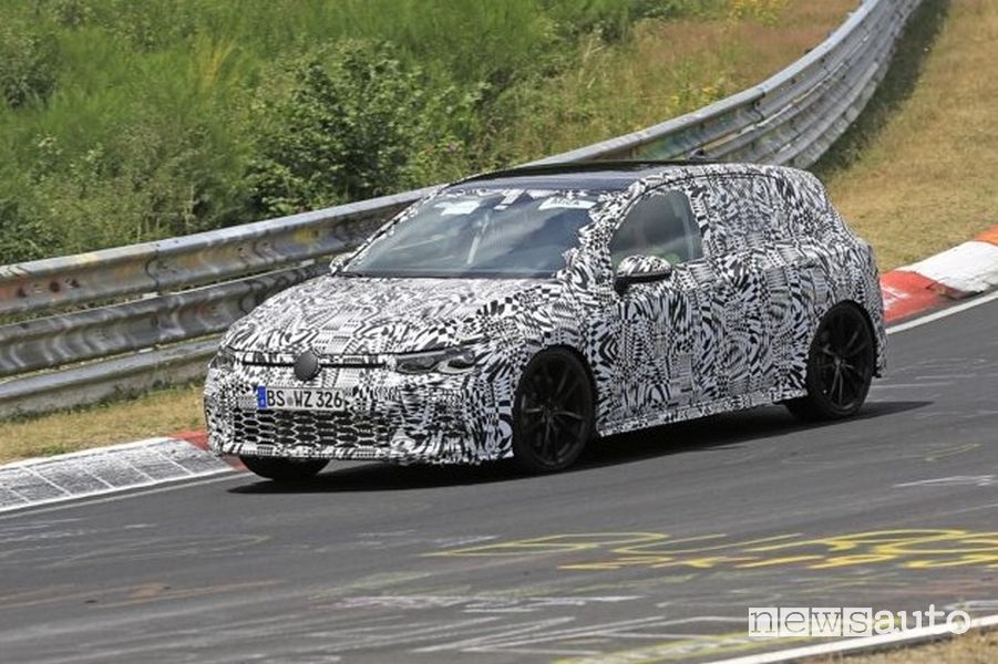 Volkswagen Golf 8 GTI test al Nürburgring
