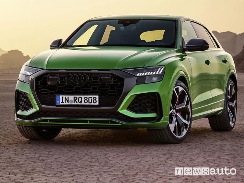 Vista di profilo Audi RS Q8