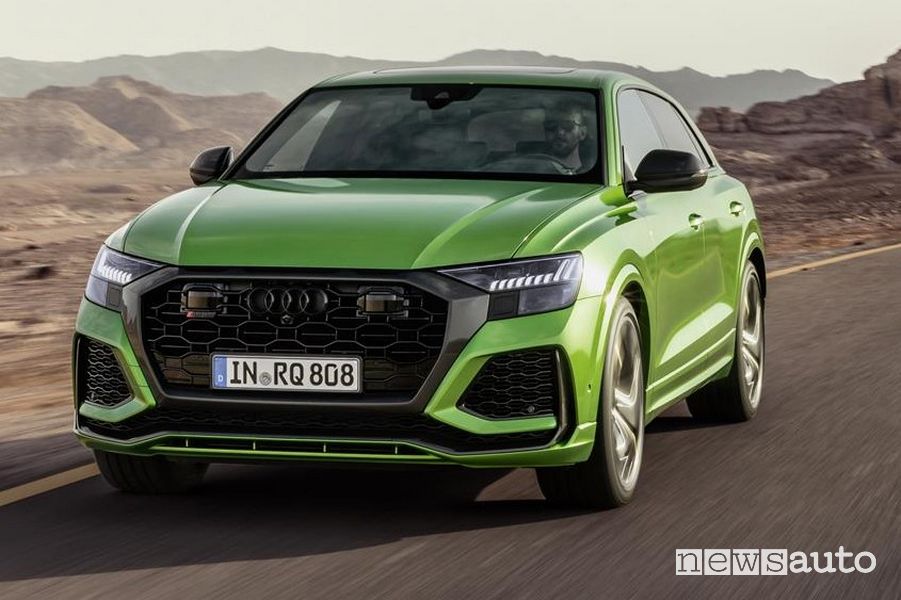 Vista anteriore Audi RS Q8
