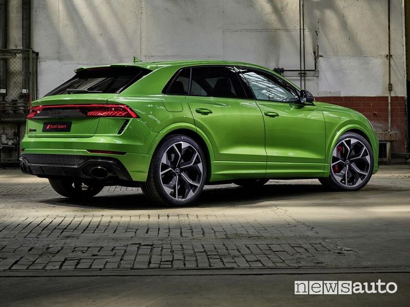 Vista posteriore, laterale Audi RS Q8