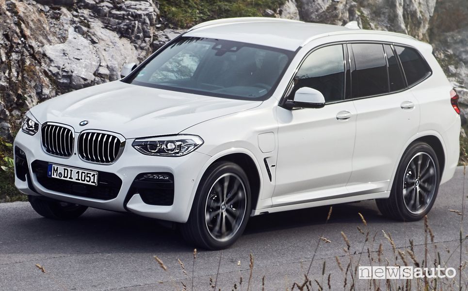 Sportello di ricarica BMW X3 xDrive 30e ibrida plug-in