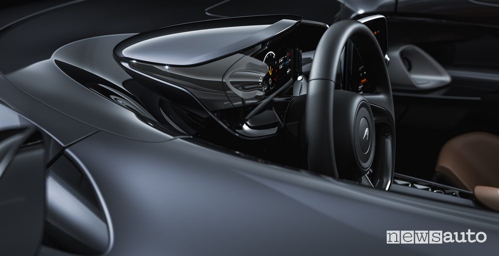 Volante, abitacolo McLaren Elva