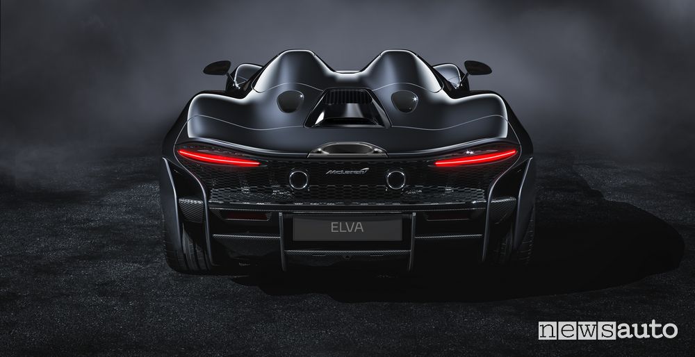 Vista posteriore McLaren Elva