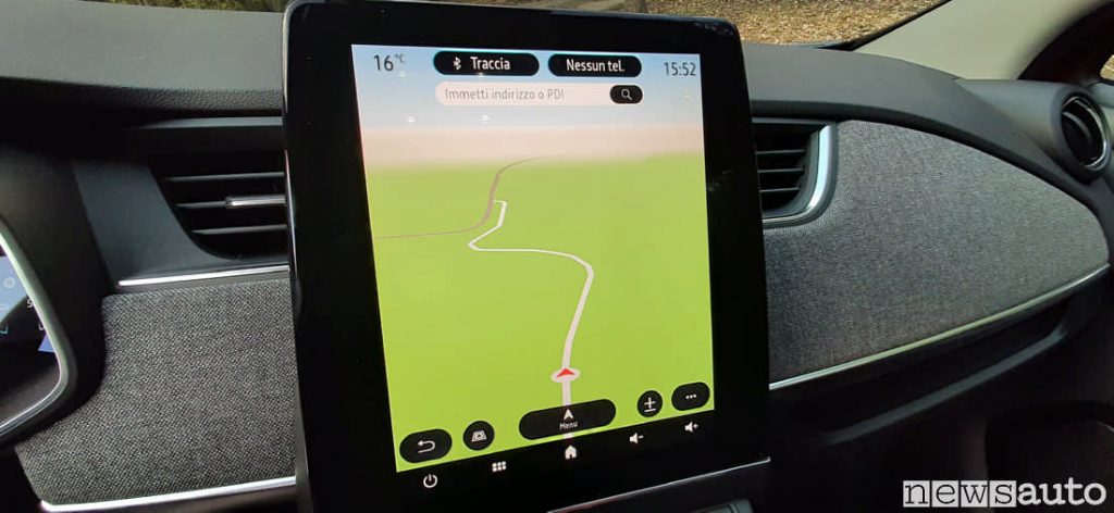 Schermo maggiorato sul nuovo display centrale con il sistema multimediale ed integrazione della ricerca Google sulla nuova Renault Zoe