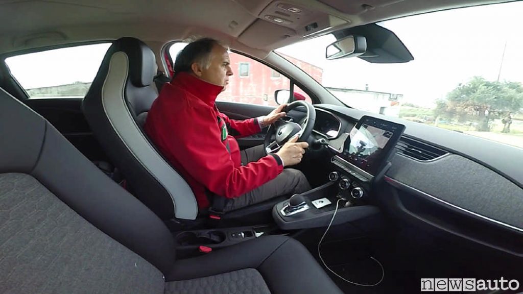 Giovanni Mancini a bordo della Renault ZOE-R135 E50