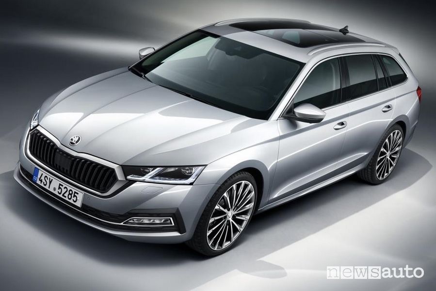 Vista di profilo, frontale Škoda Octavia Wagon 2020