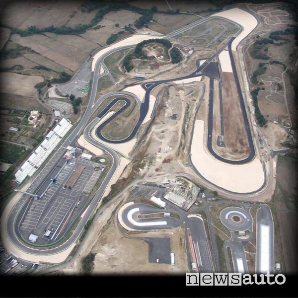 Vista aerea dell'Autodromo di Vallelunga nel 2005