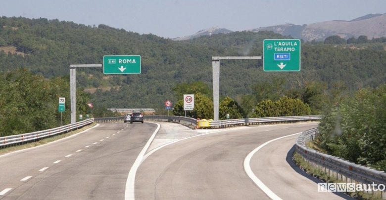 Strada dei Parchi A24-A25, sospeso l'aumento del pedaggio