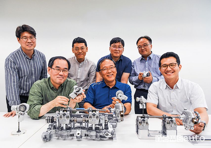 Il team di ingegneri che ha sviluppato la tecnologia Hyundai CVVD fasatura variabile