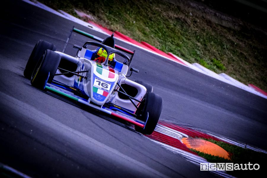 Andrea Grosso medaglia d'oro F4 Cup FIA Motorsport Games Vallelunga 2019