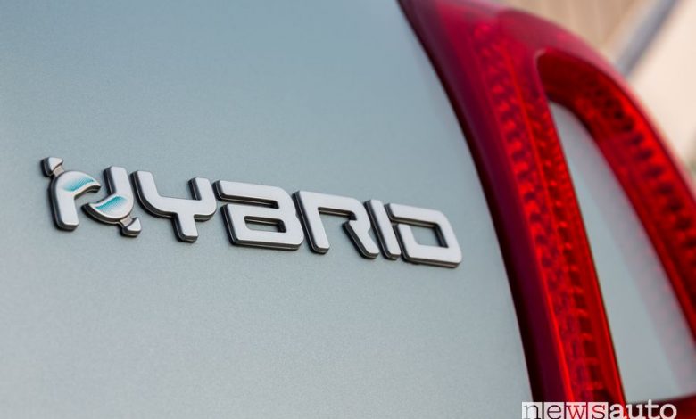 Auto ibride usate, Fiat 500 Hybrid la più venduta on line