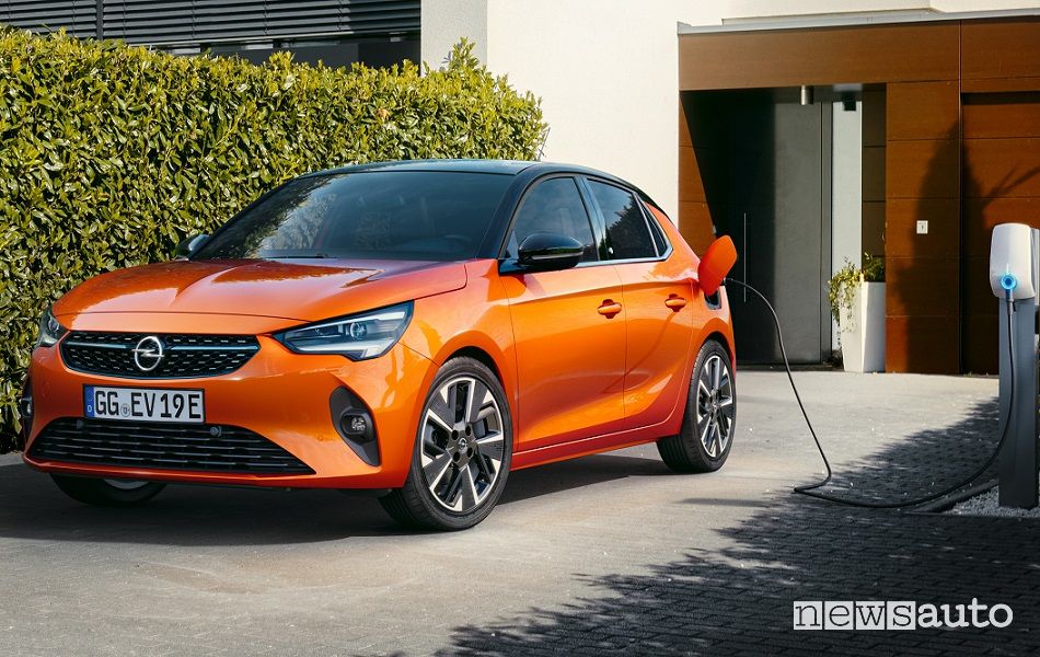 ricarica Opel Corsa-e elettrica