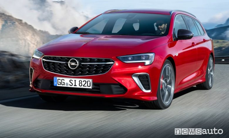 Vista anteriore Opel Insignia GSi Sports Tourer 2020