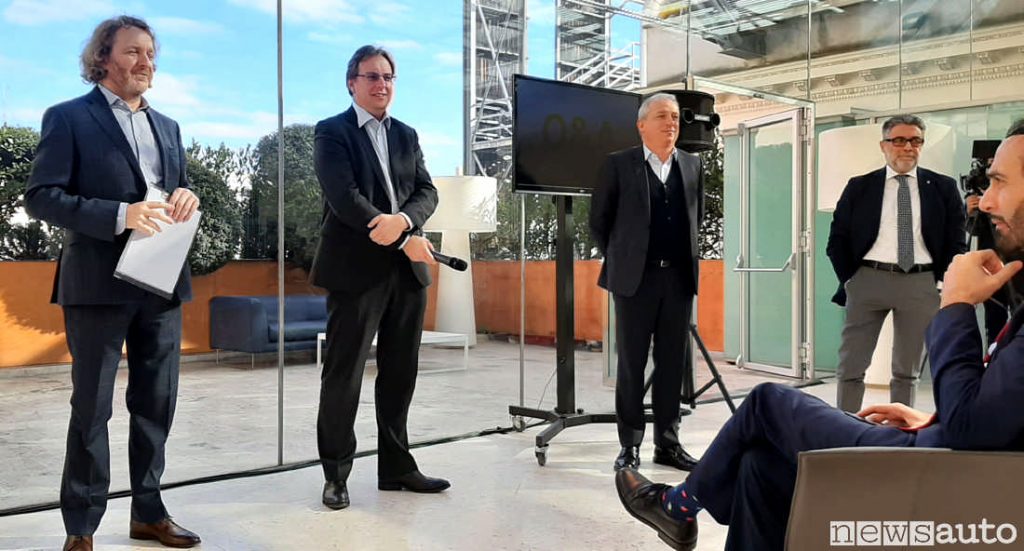 Da Sinistra Francesco Fontana Giusti, Xavier Martinet direttore generale di Renault Italia, Pascal Pozzoli direttore di Rci Bank and Services Italia e Nicola Mausol, direttore generale di Renault Retail Group Italia. Biagio Russo direttore marketing Renault Italia