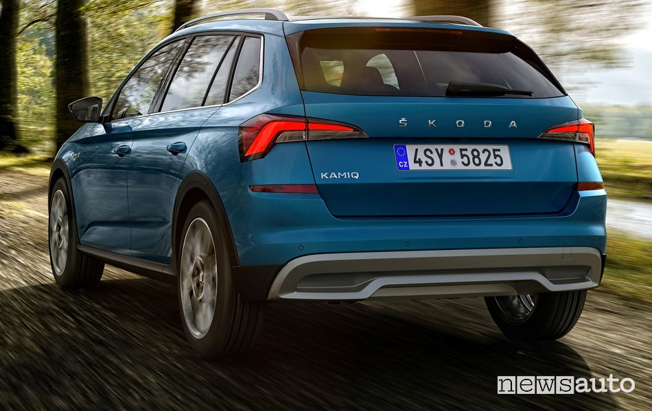Vista posteriore Škoda Kamiq Scoutline