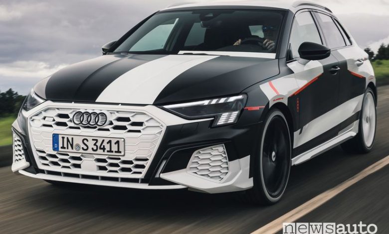 Vista anteriore Audi A3 Sportback 2020 camuffata prototipo