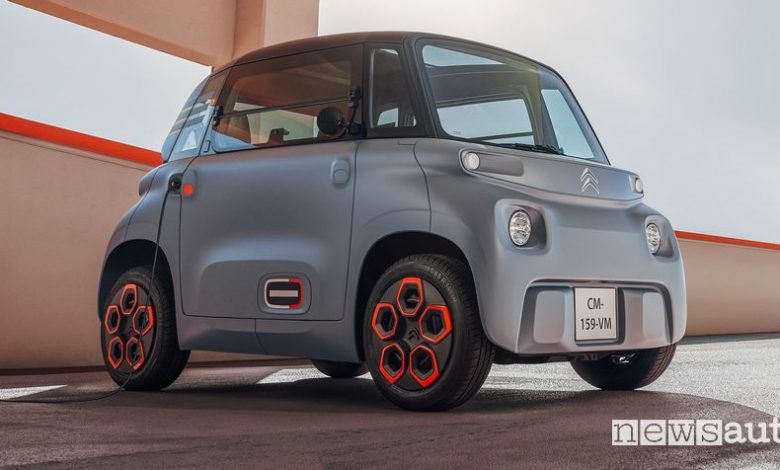 Citroën Ami in ricarica da una presa domestica