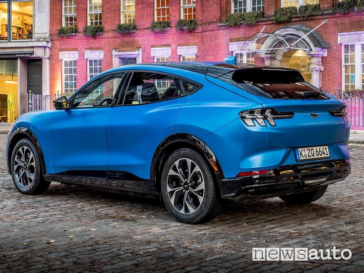 Ford Mustang Mach-E prezzi