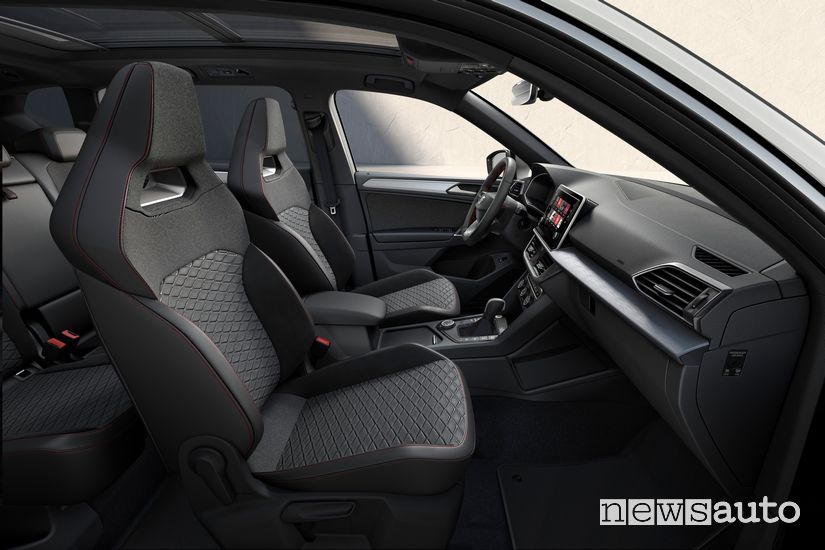 Sedili bucket sportivi interni Seat Tarraco FR