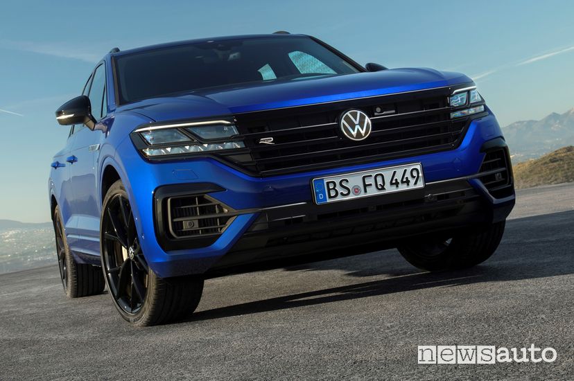 Vista anteriore Volkswagen Touareg R plug-in PHEV