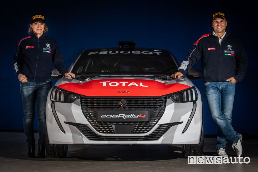 Paolo Andreucci e Anna Andreussi con la Peugeot 208 Rally 4
