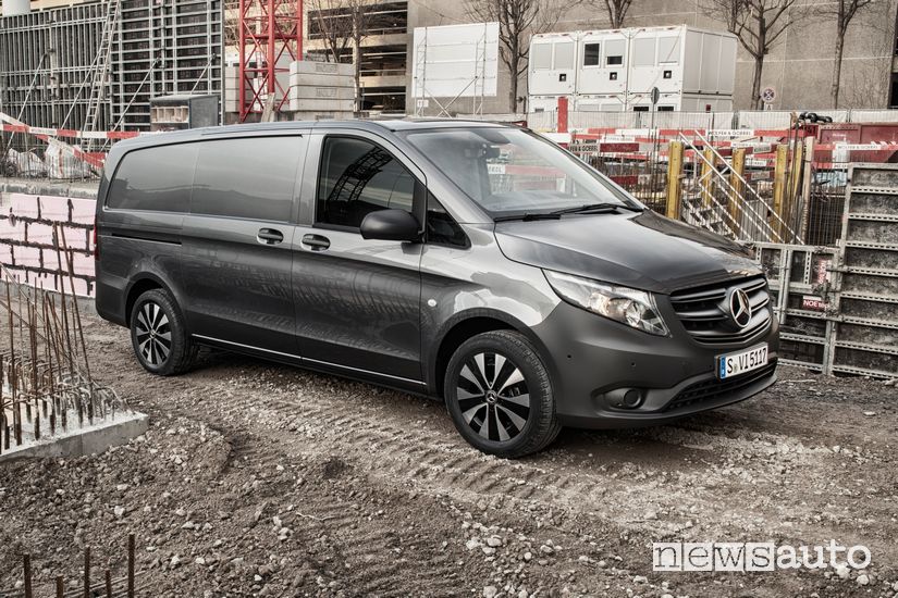 Mercedes-Benz Vito Furgone 2020 in cantiere