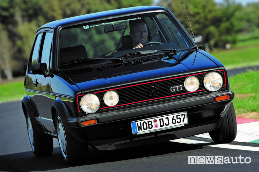 Vista anteriore Volkswagen Golf GTI I Pirelli 1983