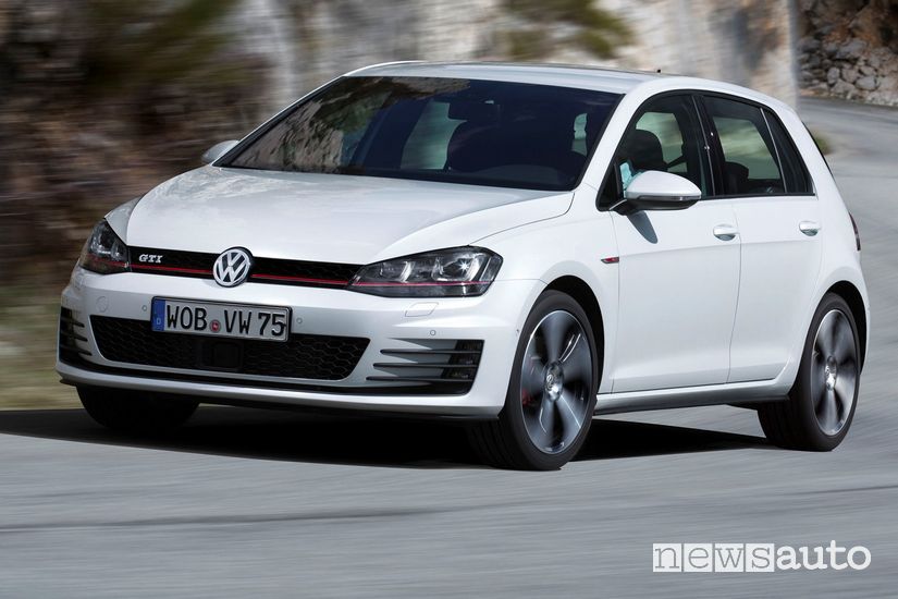 Vista anteriore Volkswagen Golf GTI 7 2013