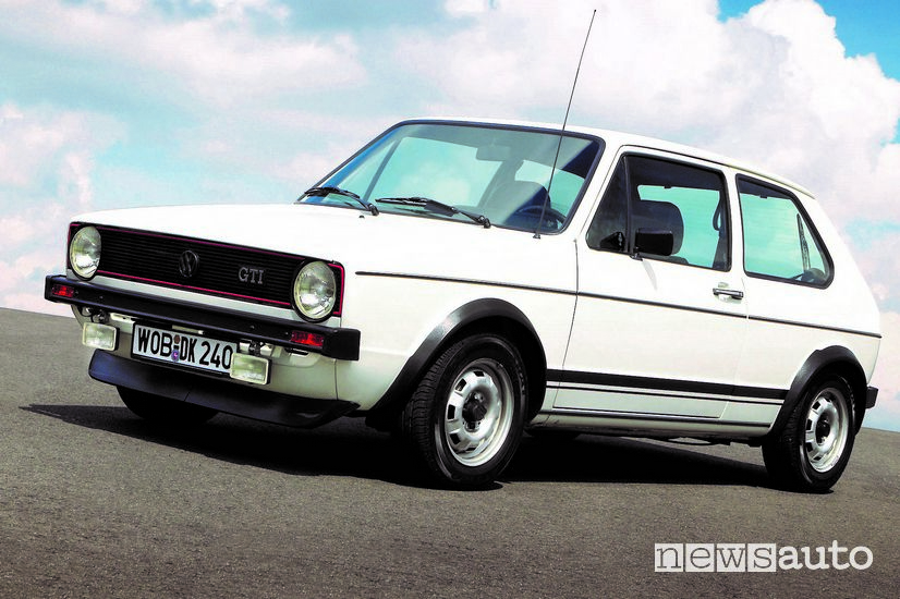 Vista di profilo Volkswagen Golf GTI I 1976