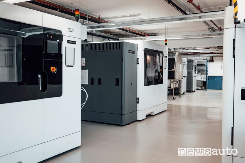 Mercedes-Benz nella fabbrica stampa in 3D le apparecchiature mediche