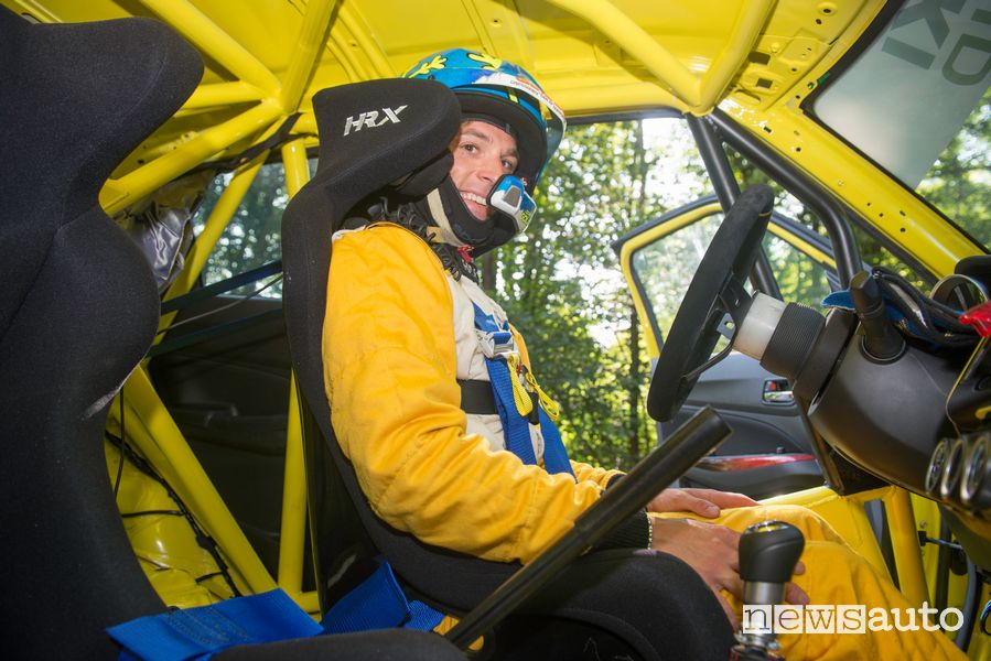 Simone Goldoni al volante della Suzuki Swift Sport Hybrid R1