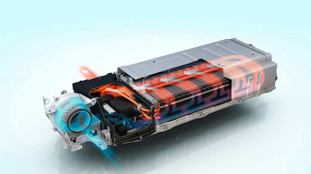 La batteria di un'auto ibrida, solitamente posizionata sotto il divano dei sedili posteriori è anche raffreddata