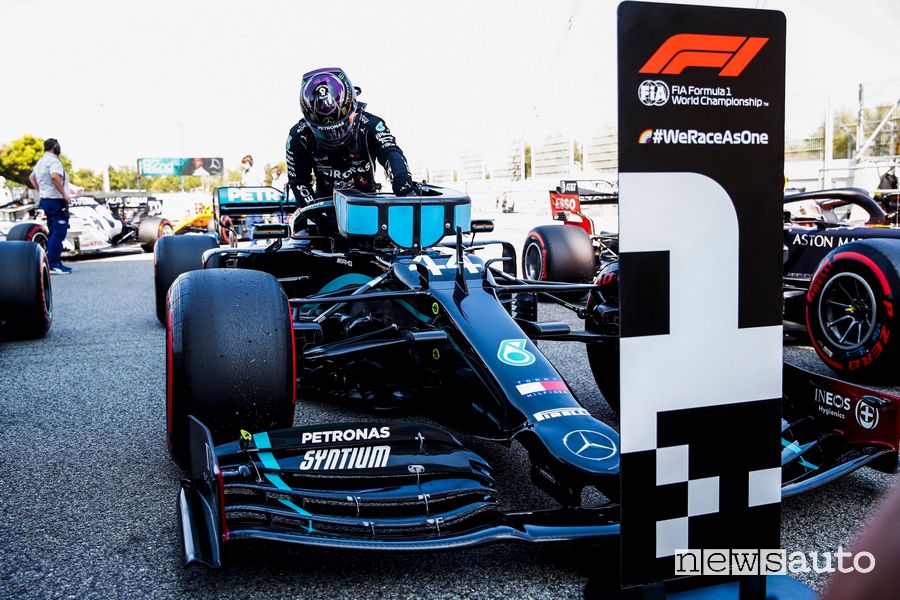 Pole position Lewis Hamilton qualifiche gp spagna f1 2020