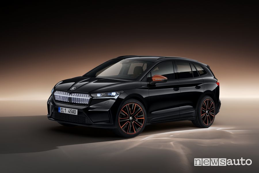 Vista di profilo Škoda Enyaq iV Founders Edition