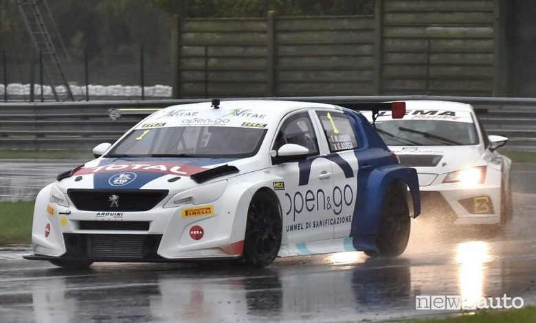 Peugeot 308 TCR, doppio podio a Magione sotto la pioggia