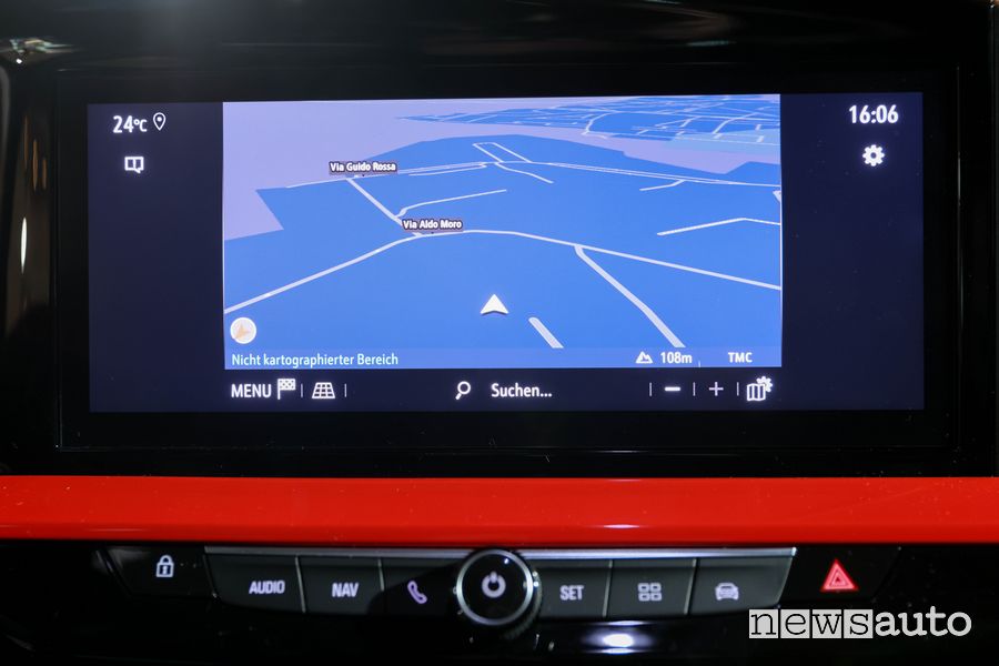 Navigatore touch screen abitacolo nuova Opel Mokka
