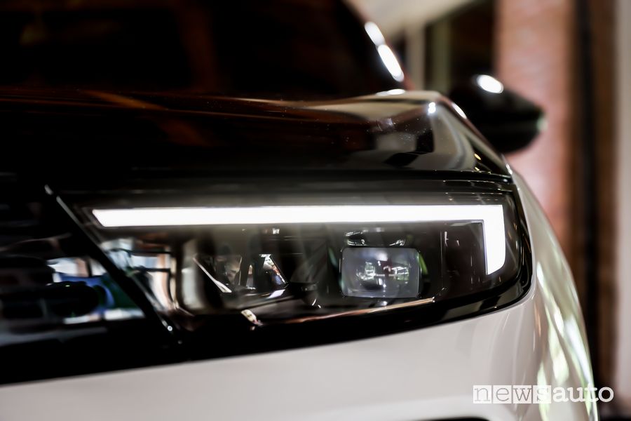 Faro anteriore a led nuova Opel Mokka