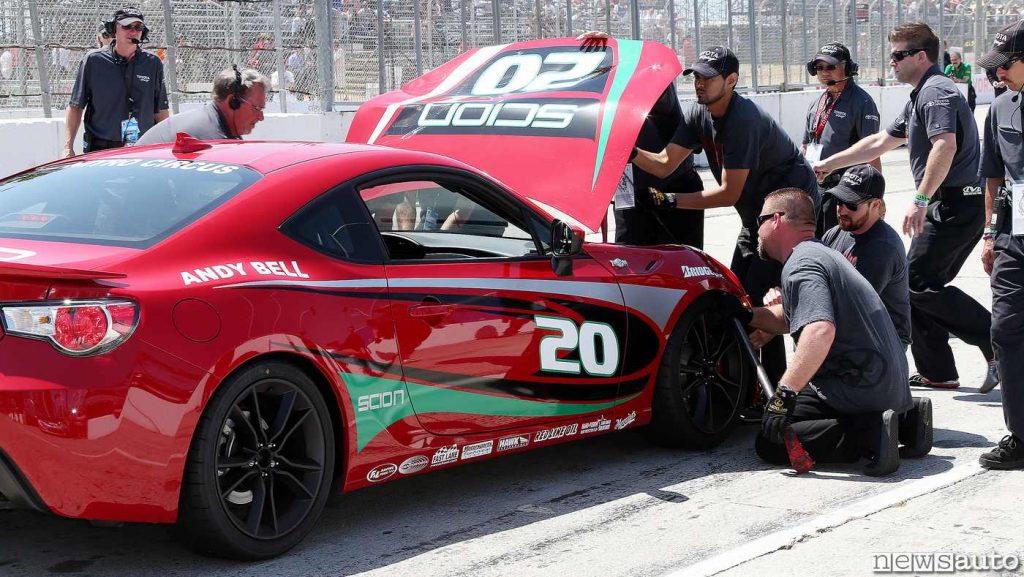 La "licenza di meccanico auto" consentirà l'accesso dei meccanici del team negli autodromi durante le gare automobilistiche organizzata dall'ACI.
