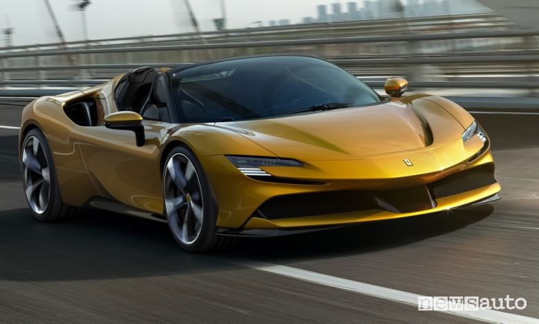 Vista anteriore Ferrari SF90 Spider