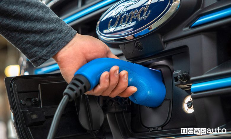 Auto elettriche Ford, dal 2030 solo veicoli EV