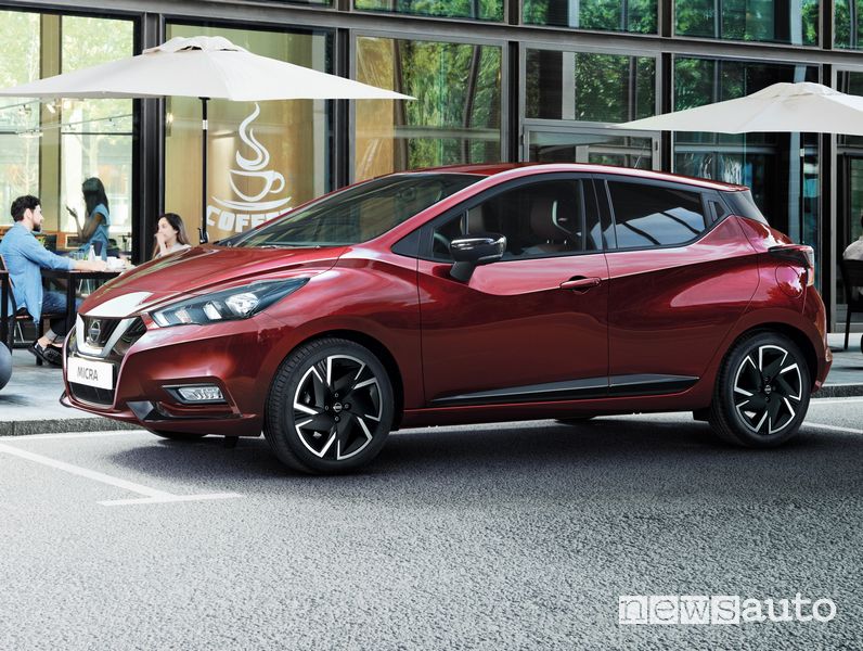 Vista laterale Nissan Micra N-Sport 2021